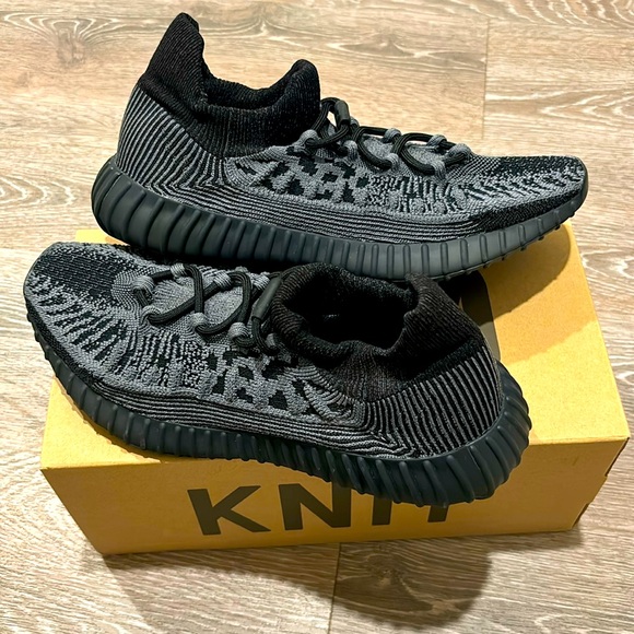 YZY 350 (Yeezy) - Picture 1 of 4